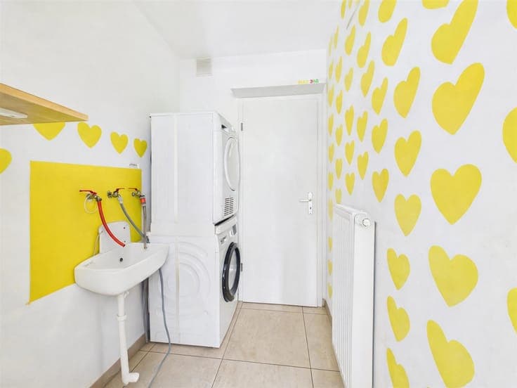 Beautiful 5-bedroom house, 5 minutes from the train station