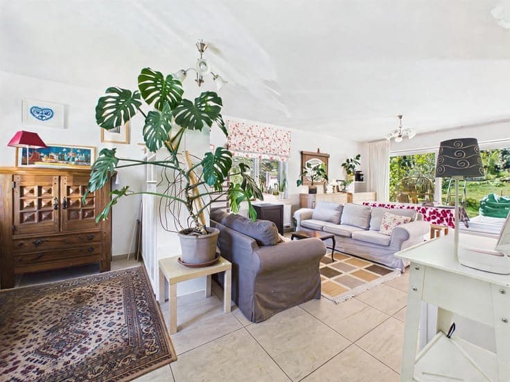 Beautiful 5-bedroom house, 5 minutes from the train station