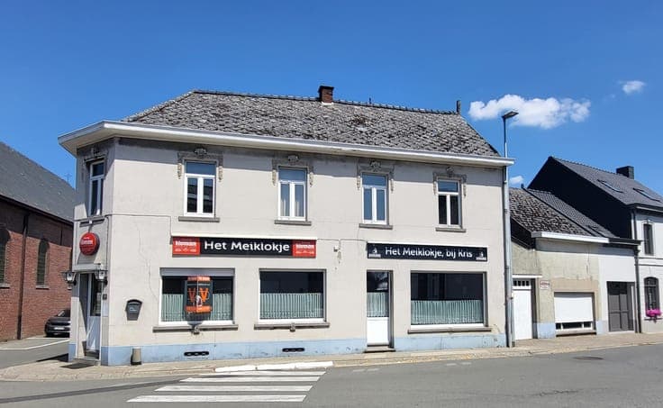 Café "Het Meiklokje" met mogelijke woonst, schuur en gara...