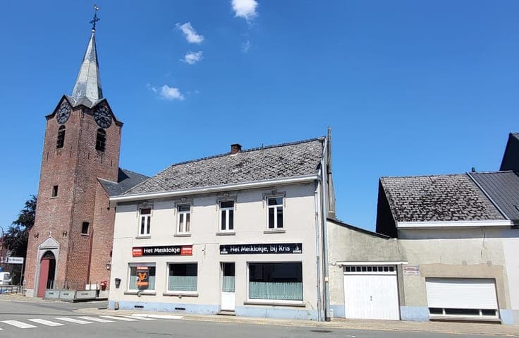 Café "Het Meiklokje" met mogelijke woonst, schuur en gara...