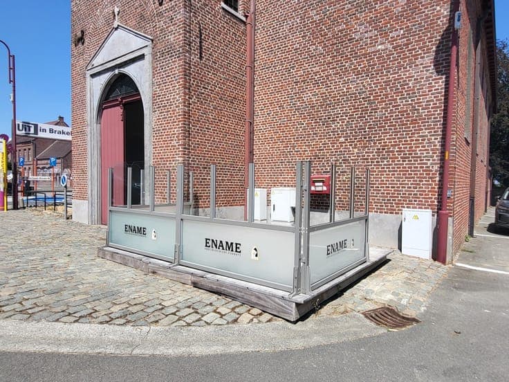 Café "Het Meiklokje" met mogelijke woonst, schuur en gara...