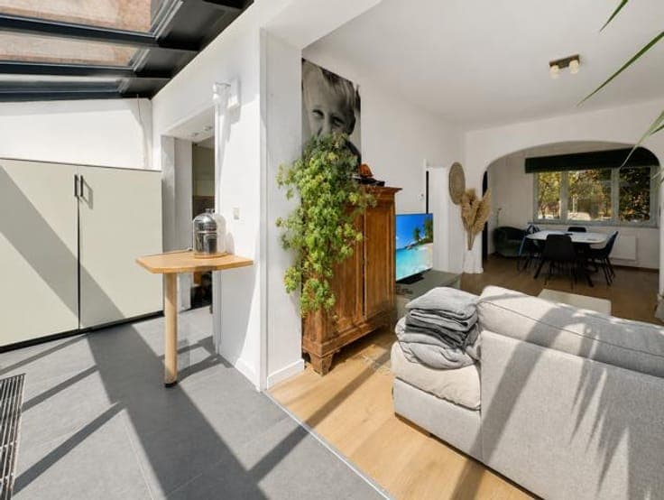Charming & Move-In Ready Family Home with Garden in a Prime