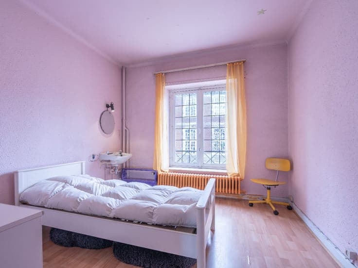 House with Conversion Potential in Saint-Hubert