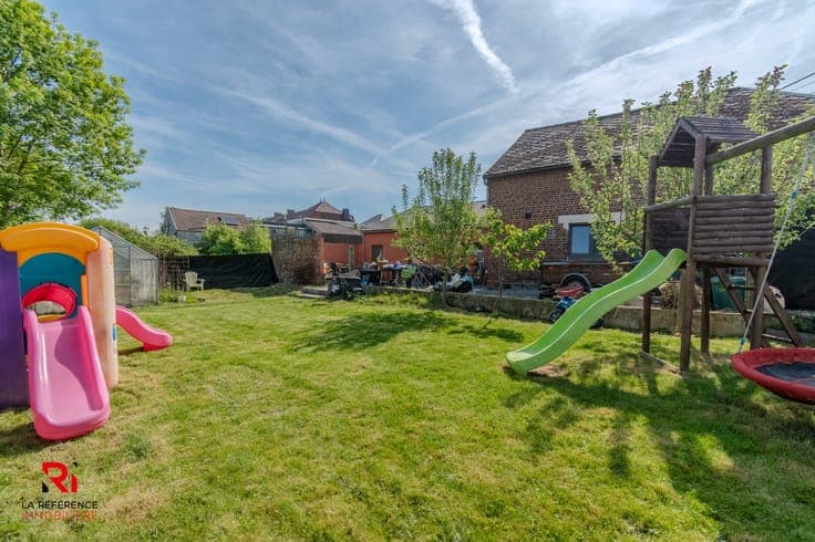 RENOVATED 3-BEDROOM HOUSE WITH BUILDING PLOT