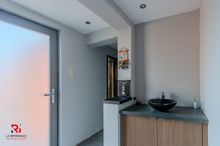 RENOVATED 3-BEDROOM HOUSE WITH BUILDING PLOT