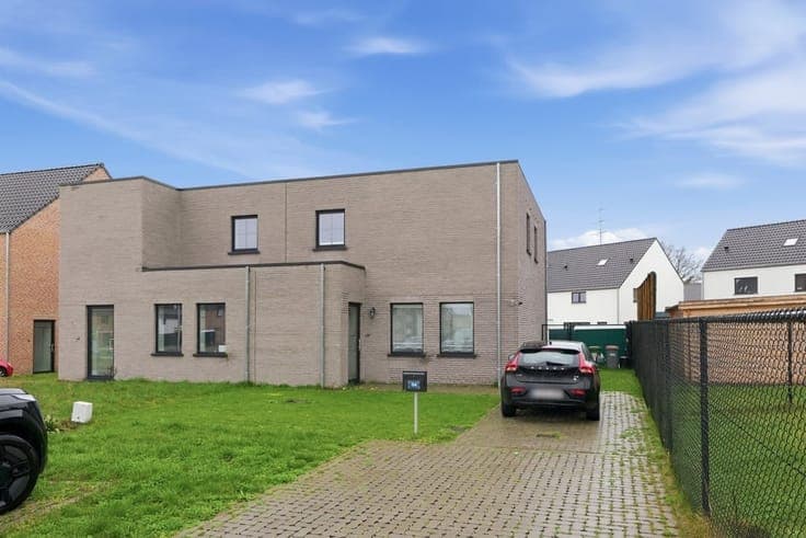 STIJLVOLLE EN ENERGIEZUINIGE WONING MET 3 SLKS EN TUIN IN...