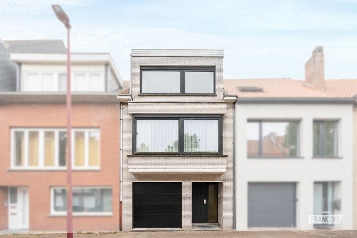 Bel-étage family home in the Vuurtorenwijk, Ostend.