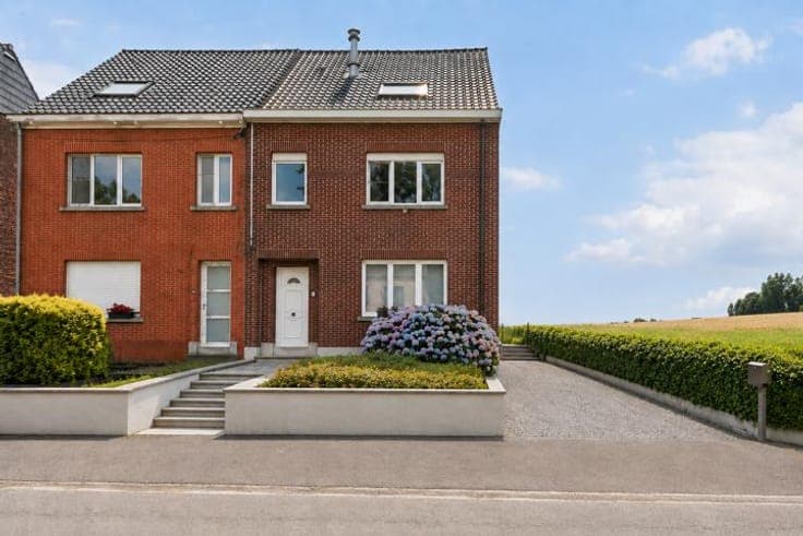 Quietly located semi-detached home with EPC B!
