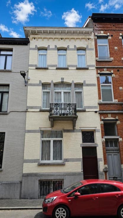 Characterful home just steps from Cinquantenaire Park