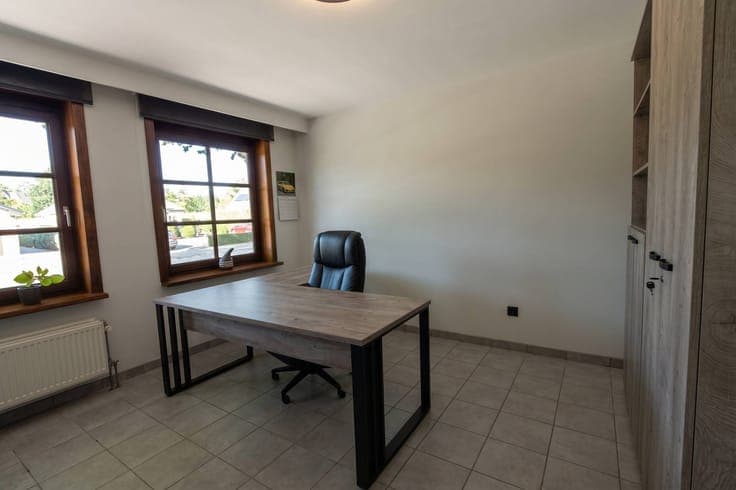Rural 4-bedroom house near the center of Reppel
