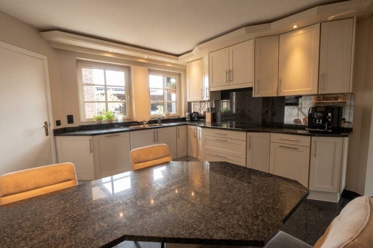 Rural 4-bedroom house near the center of Reppel