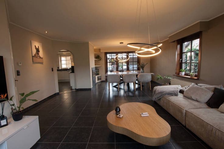 Rural 4-bedroom house near the center of Reppel