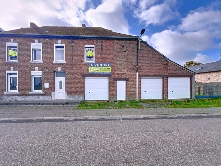 Maison 4 chambres avec 3 garages et jardin