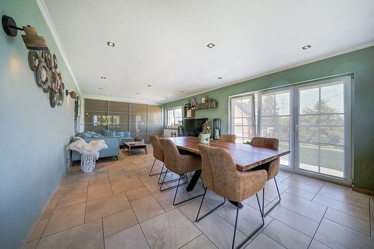 Spacieuse villa 4F avec 3ch, bureau, double garage et jardin