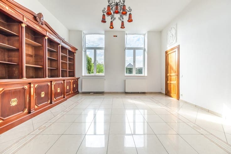 Spacious and pleasant villa, well located