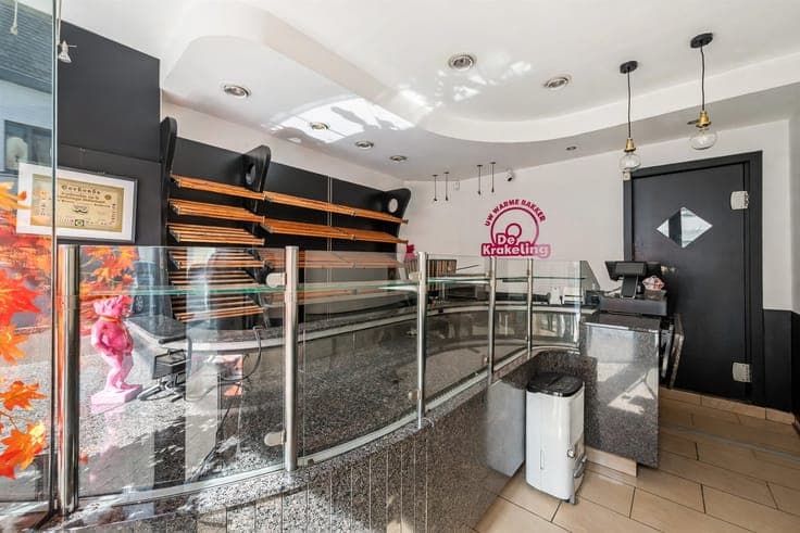 Commercial property with a spacious residence, garden, and g