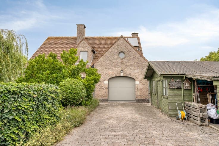 Villa for sale in a quiet location in Blankenberge