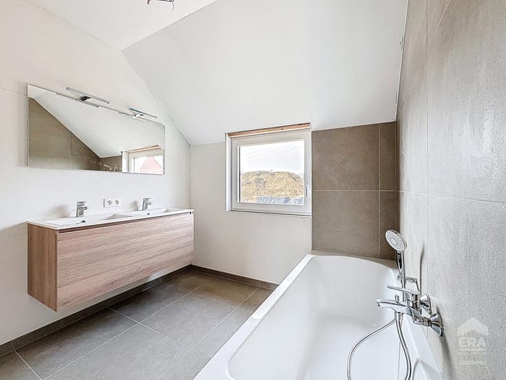 NEW HOMES IN A PEACEFUL SETTING – SEMI-DETACHED, THREE-SIDED