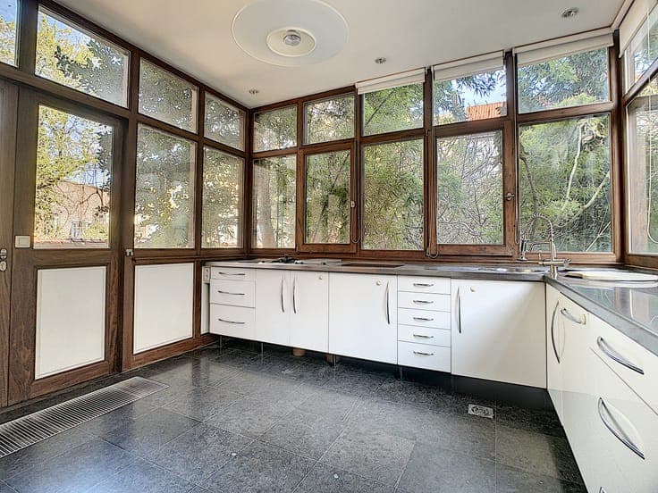 Exclusive Location House