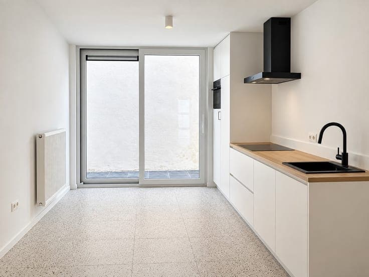 Vernieuwbouwwoning met 3 slaapkamers en koer