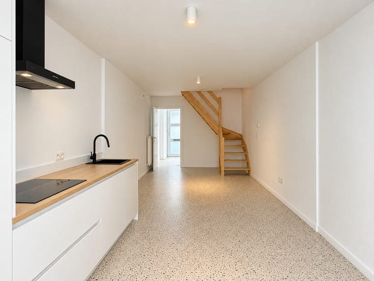 Vernieuwbouwwoning met 3 slaapkamers en koer
