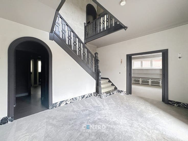 Commerciële site met woonst op toplocatie te Roeselare!