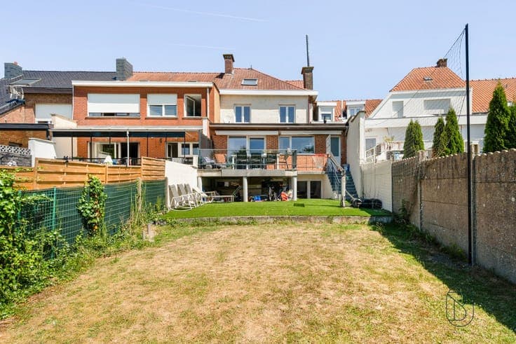 Instapklare woning met 4 slk en zonnige tuin in Moeskroen