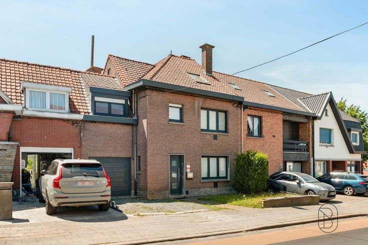 Instapklare woning met 4 slk en zonnige tuin in Moeskroen