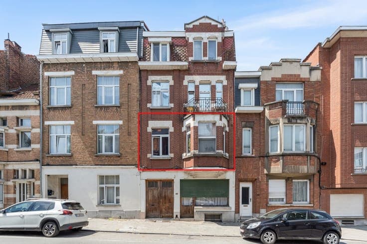 Investment property with a total area of 245m² in an exce...