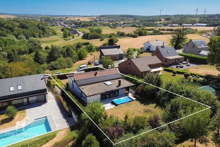 4-BEDROOM HOUSE FOR SALE IN FOSSES-LA-VILLE