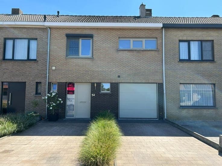 Instapklare gezinswoning met zonnige tuin op een toplocat...