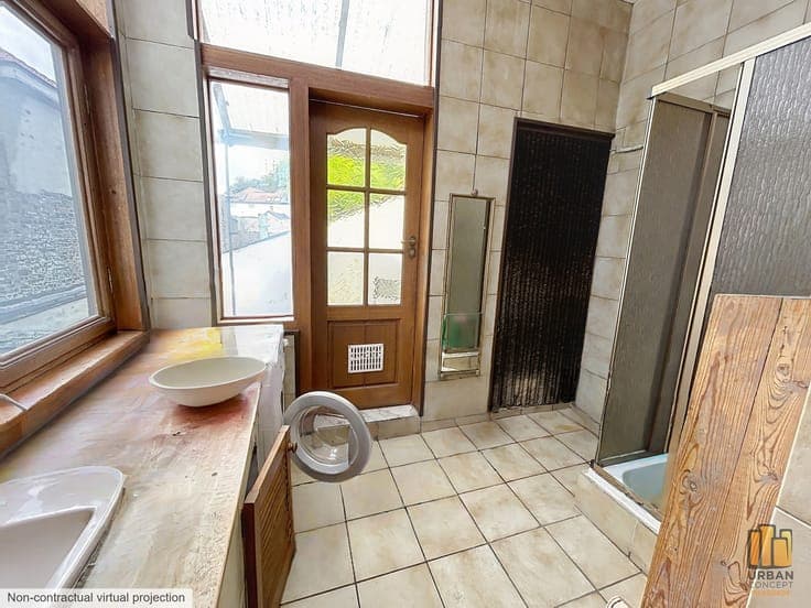 MIXED-USE PROPERTY – 360 m² WORKSHOP AND 2-BEDROOM RESIDENCE