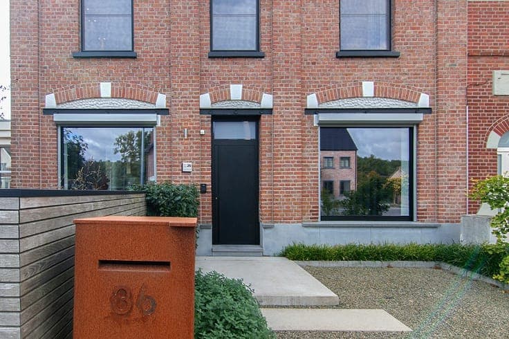 Knap afgewerkte, energiezuinige en ruime woning met guest...