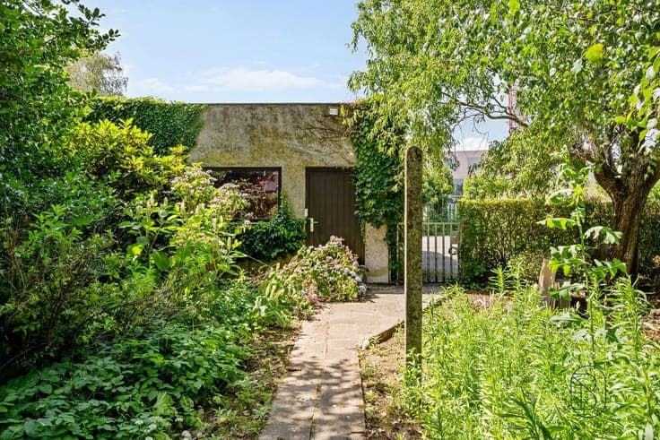 well-located home with a large sun-oriented garden