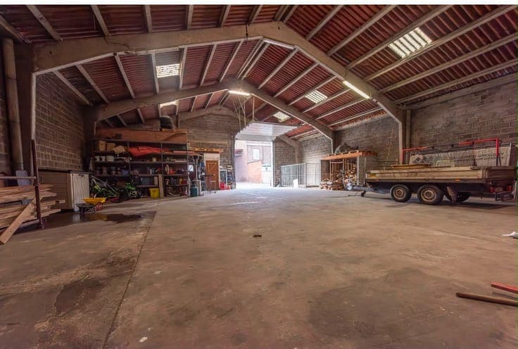 Instapklare woning 4 slaapkamers met uitzonderlijk ruime ...