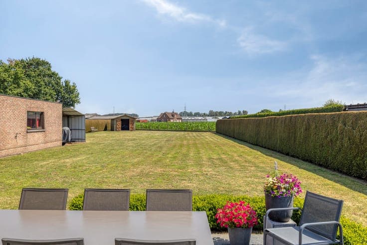Quietly located detached house with spacious garden