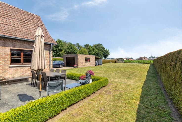 Quietly located detached house with spacious garden