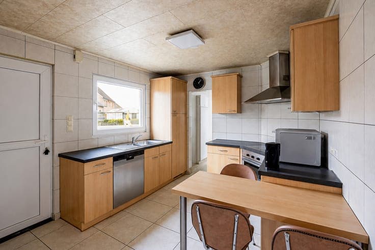 Semi Detached House with Garden
