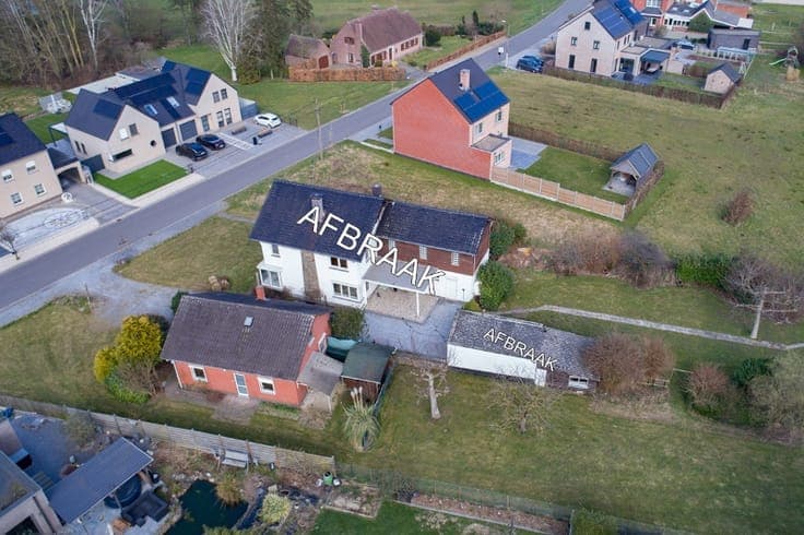 Te renoveren (uitbreidbare) woning (6% btw) of sloop/hero...