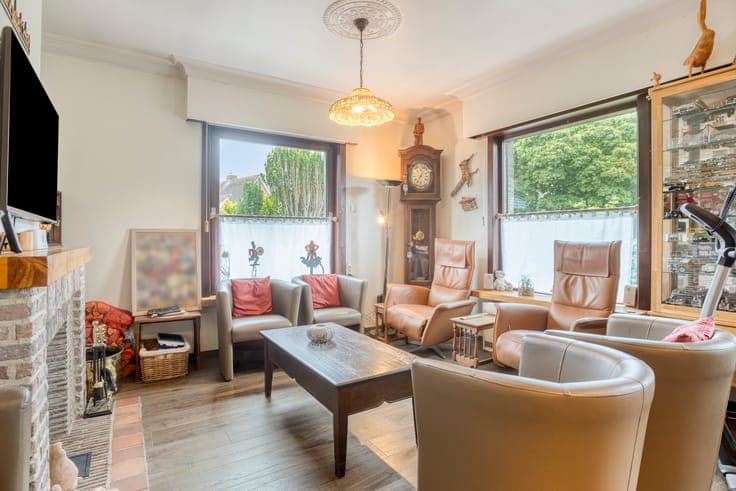 Spacious and bright bungalow for sale on the outskirts of Br