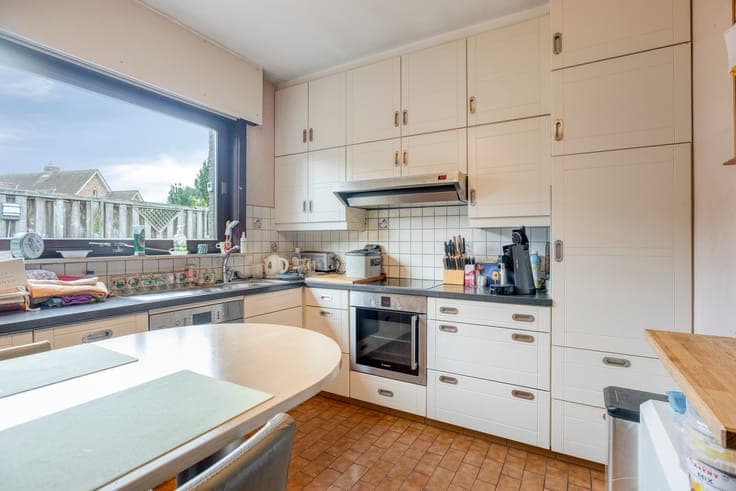 Spacious and bright bungalow for sale on the outskirts of Br