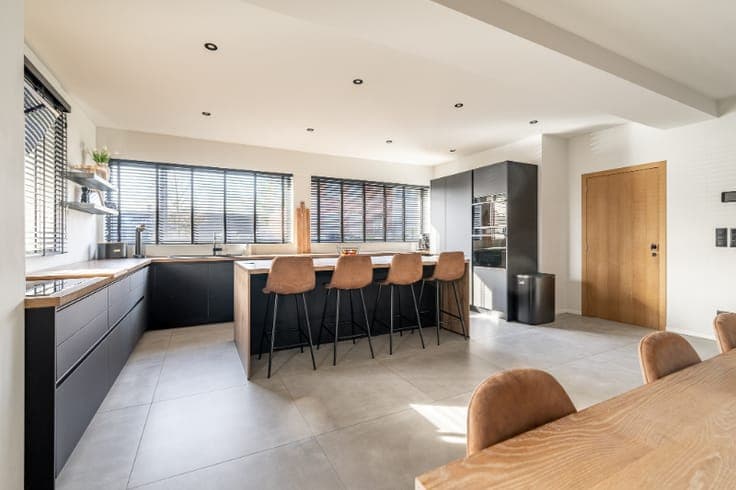 Energiezuinige woning met loods van 250m².