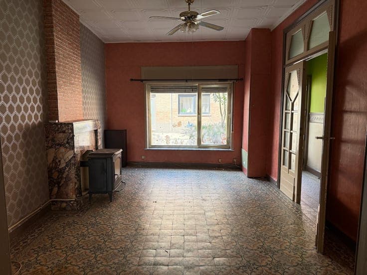 Family home to renovate, 100 m from the railway station