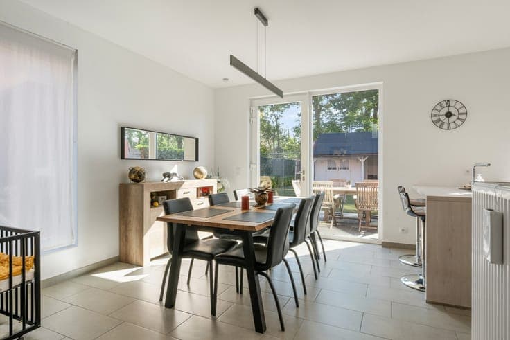Ready-to-move-in semi-detached house with 3 bedrooms and at