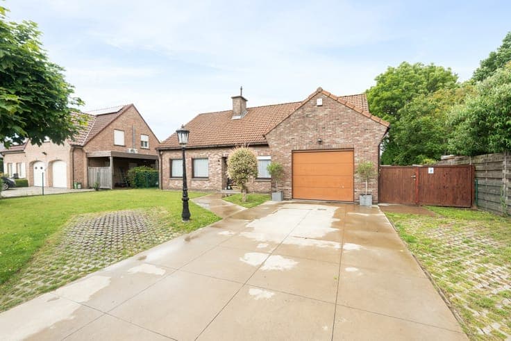 Spacious detached home in Zwijndrecht