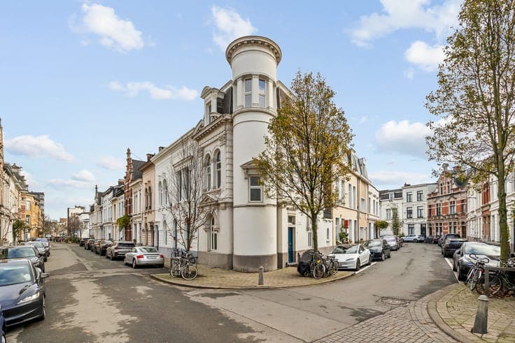 Wonen in een beschermde hoekwoning van Jos Bascourt uit 1...