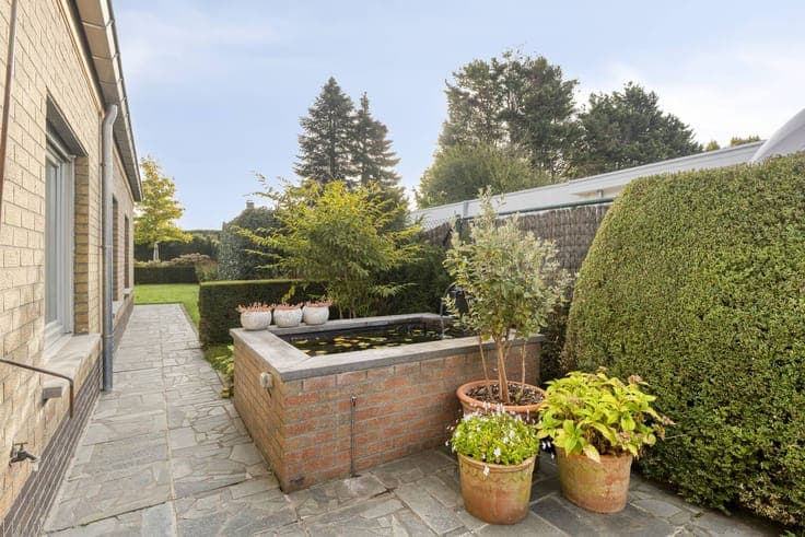 Ready to move in bungalow on 898m² for sale in Wevelgem!