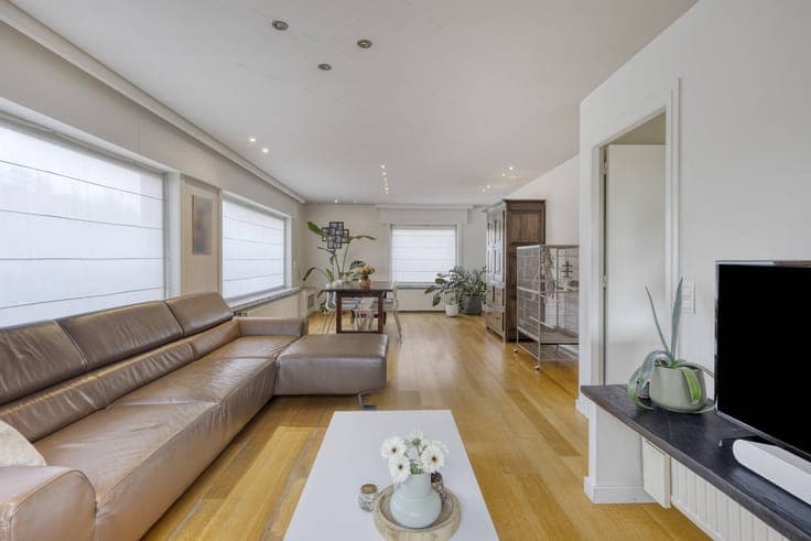 Ready to move in bungalow on 898m² for sale in Wevelgem!