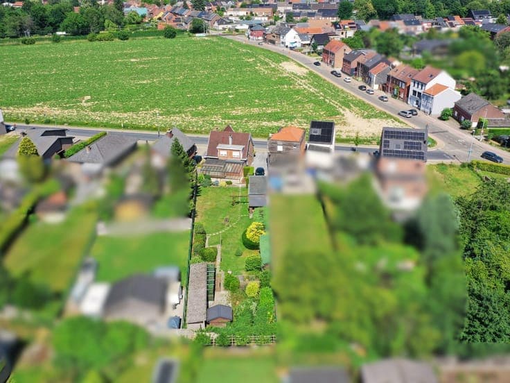 Te renoveren open bebouwing op mooie ligging nabij de Vaart