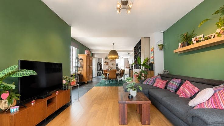 Instapklare, ruime halfopen bebouwing op toplocatie in De...
